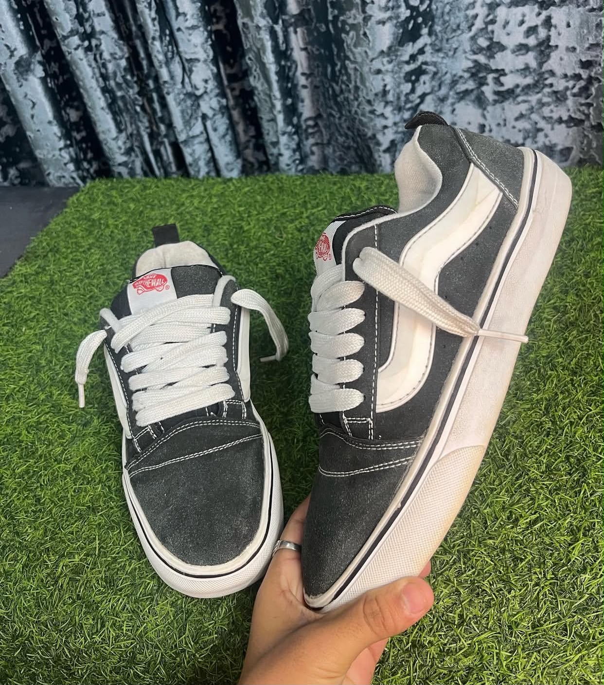Vans Old Skool Black & White | Classic Skate Shoes for Men & Women